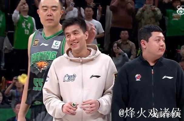 韩德君17分辽宁胜广州 郭艾伦领取冠军戒指 韩德君17分辽宁胜广州 郭艾伦领取冠军戒指